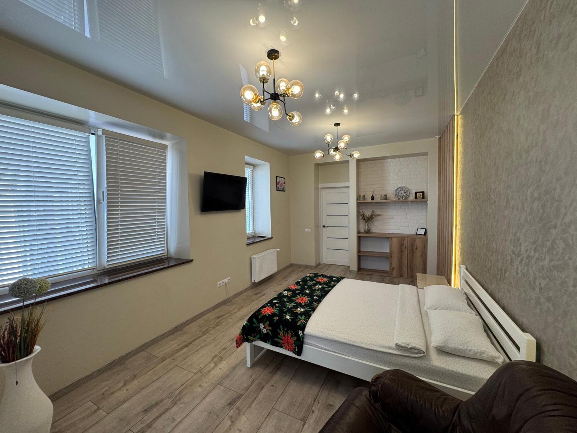 Vip Apartment У Центрі Міста, Новобуджк Театральний,Дуже Простора Riwne Exterior foto